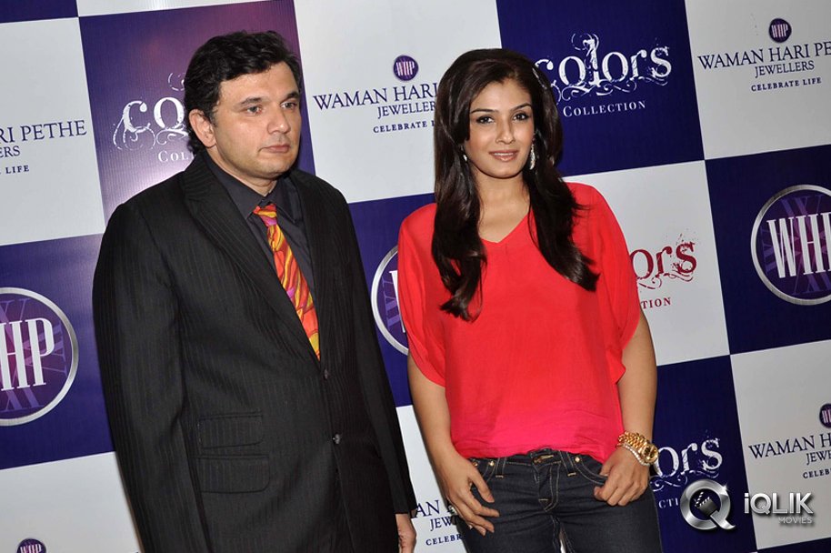 Raveena-Tandon-Launches-Waman-Hari-Pethe-Jewellers